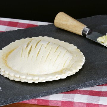 Feuilleté Jambon Champignon surgelé cru
